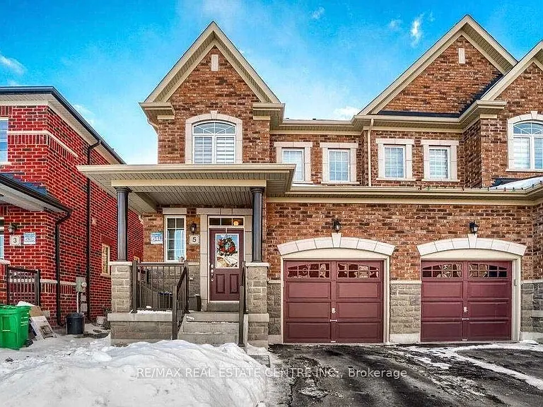 5 Blackberry Valley Cres #UPPER — Photo 1