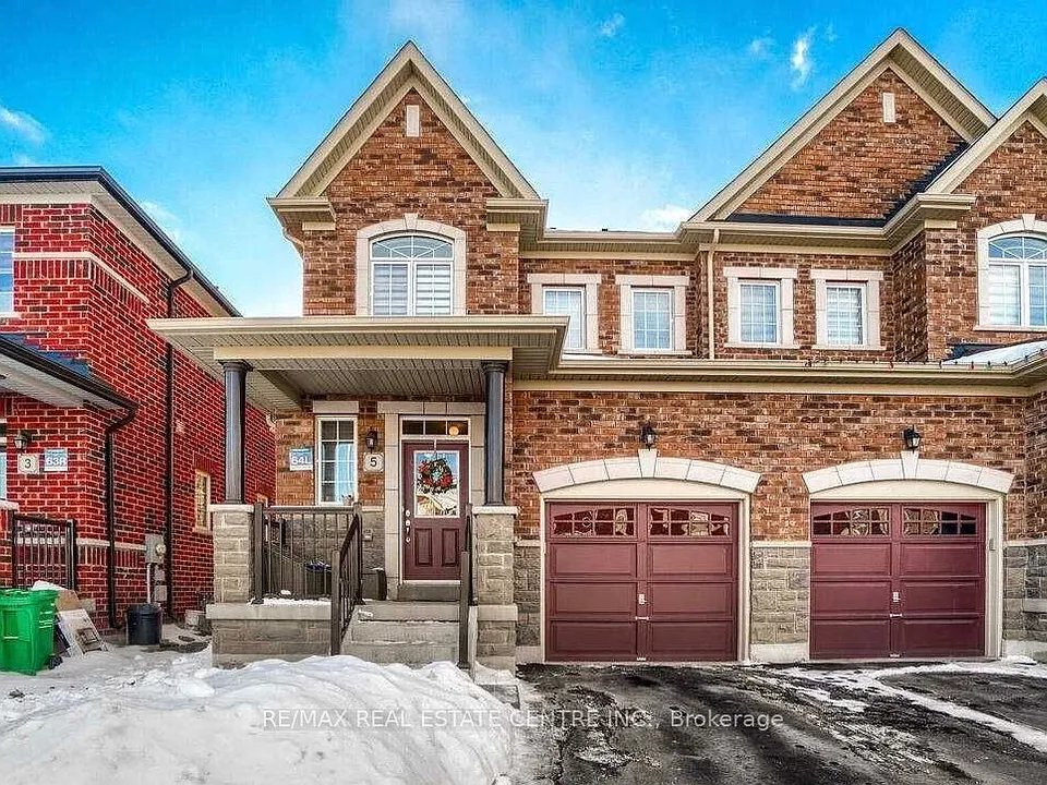 5 Blackberry Valley Cres #UPPER
