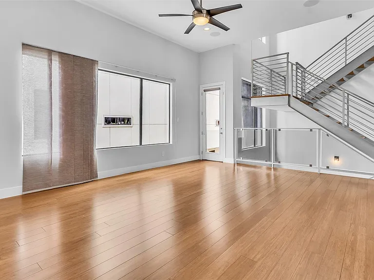 1802 Hickory St — Photo 17