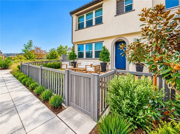 556 Hazel Dr, Ladera Ranch, CA 92694