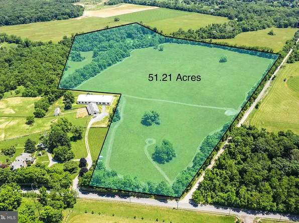 35810 Bell Rd, Round Hill, VA 20141