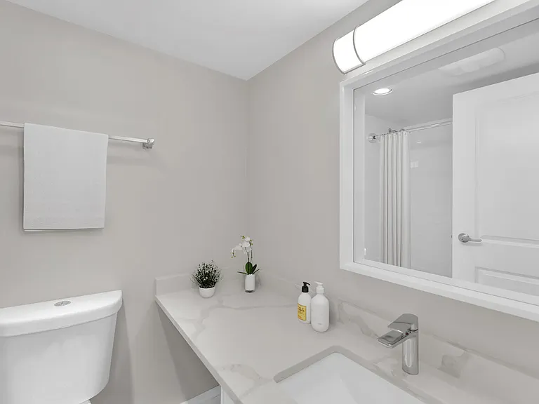 1655 Haro St — Photo 12