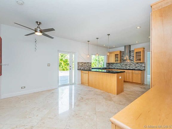 4th image of 1225 NE 92nd St #0