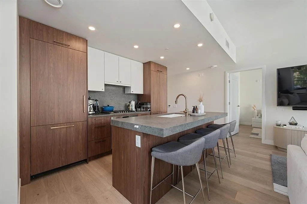 Building Photo - 5007 Ash St #30X