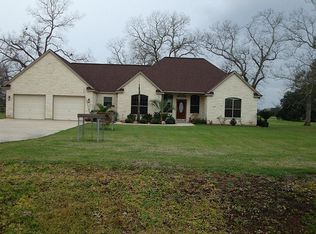 214 Wagon Wheel Trl, Angleton, TX 77515