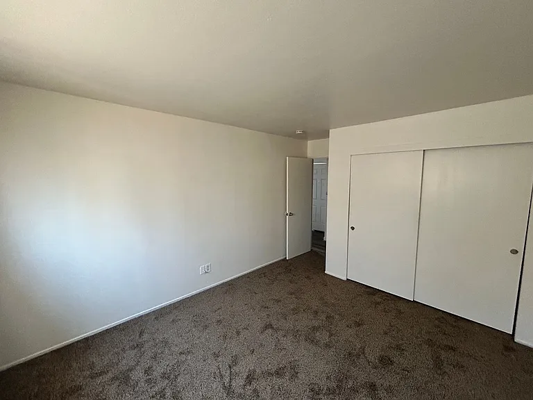 610 E Pine St — Photo 10