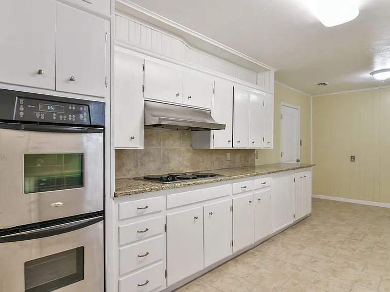 7233 Overhill Rd — Photo 16