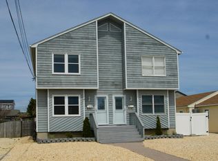 147 Elizabeth Ave, Lavallette, NJ 08735
