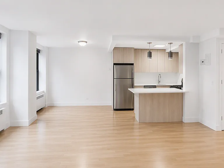 330 W 58th St #8P — Photo 1
