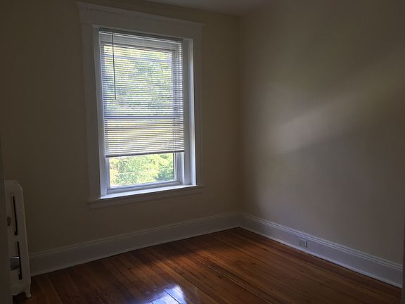 4th image of 14 Parkway Rd #4