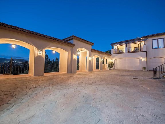 5th image of 31573 Saddletree Dr