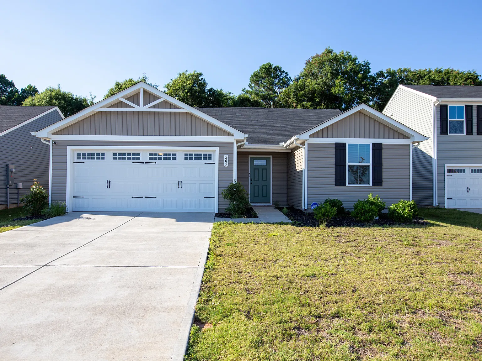 209 Creighton Ridge Dr — Photo 4