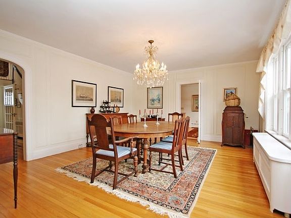 The large and bright dining room makes entertaining a breeze.