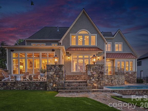 3rd image of 3900 Channel Pointe Ln