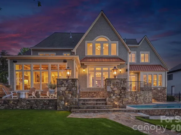 3900 Channel Pointe Ln, Denver, NC 28037