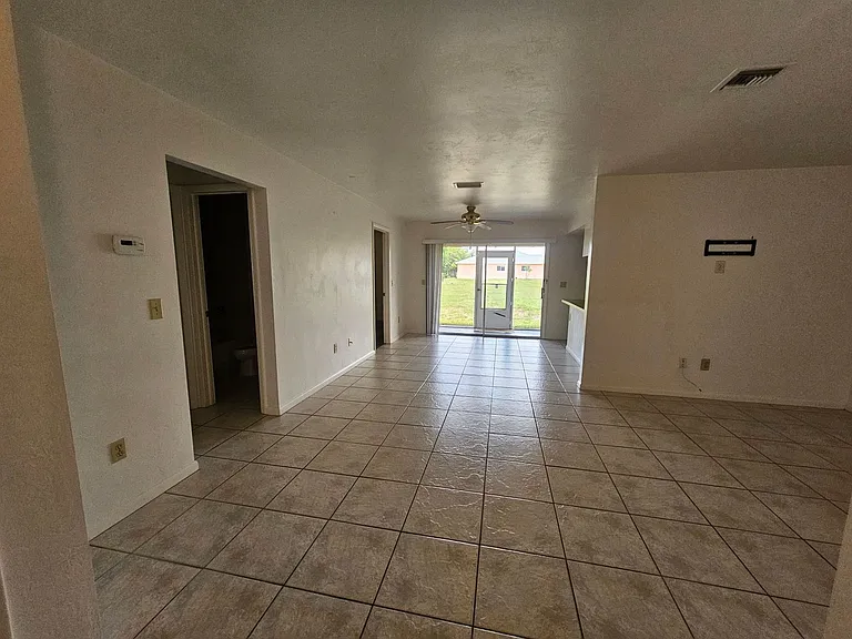 120 SW Trafalgar Pkwy — Photo 16