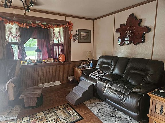 5th image of 8913 Rena Ln