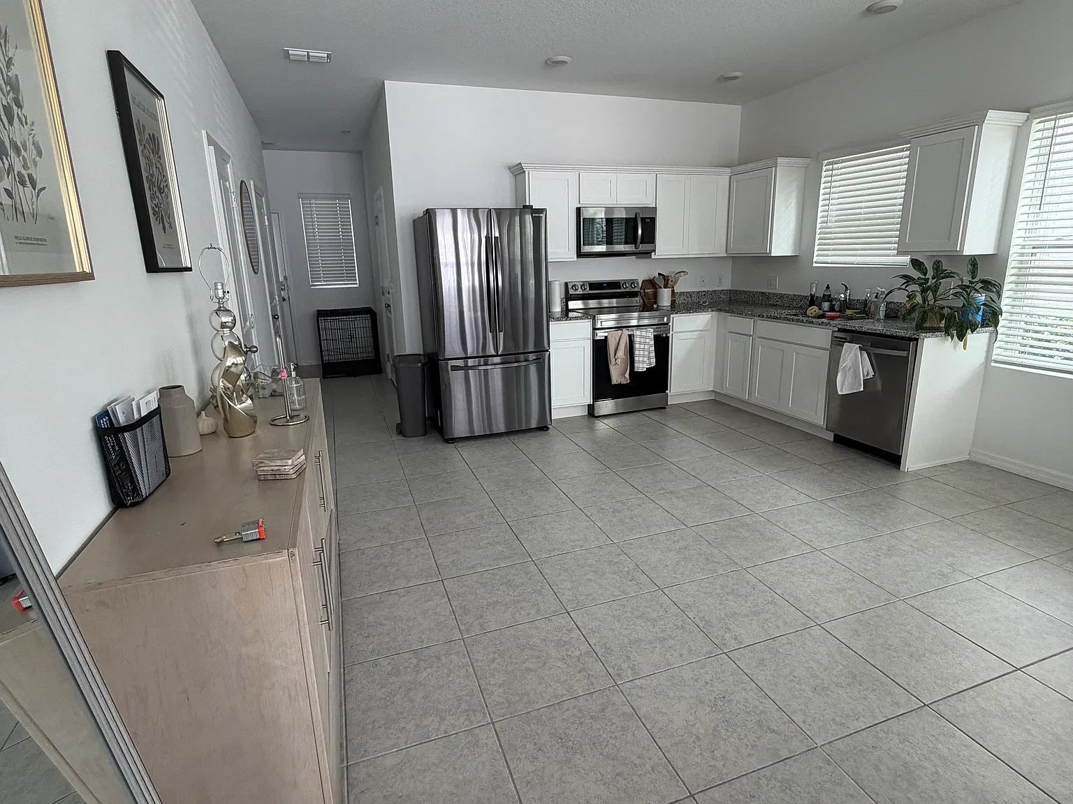 3 bed, 2.5 bath, 1546 sqft, $800 — Photo 3