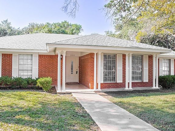 3rd image of 2933 Briargrove Ln