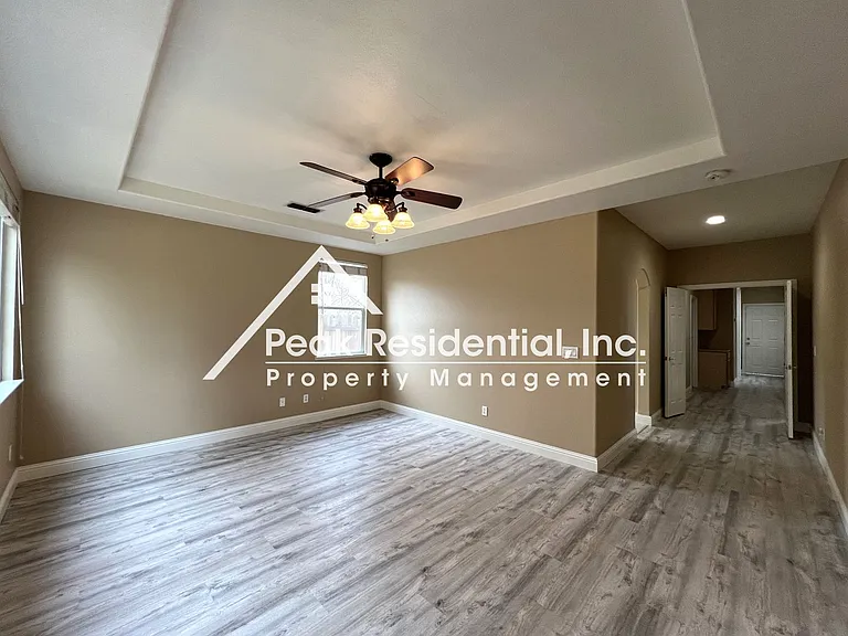1933 Tyndrum Ln — Photo 14
