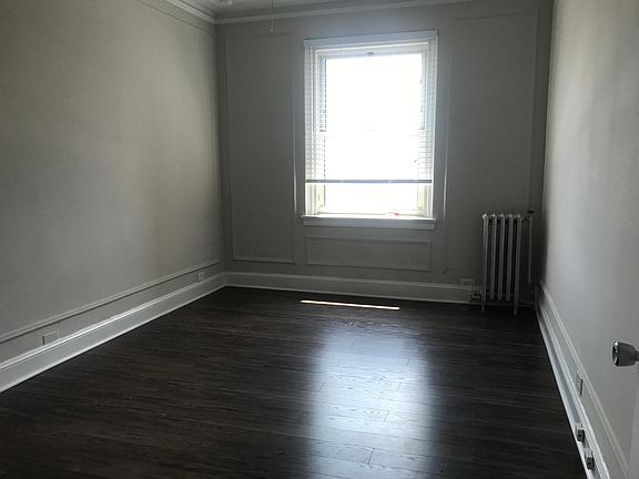 3rd image of 5105 S Blackstone Ave #1008