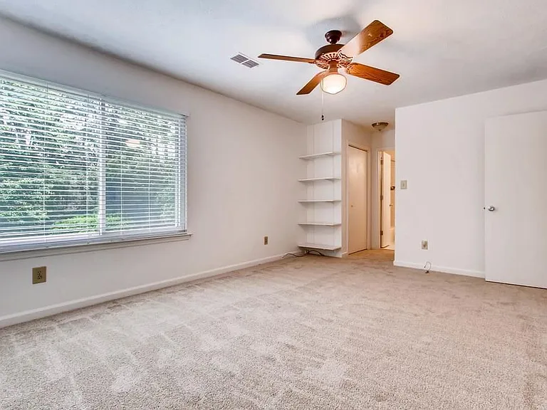 4371 Heritage Glen Ct — Photo 13