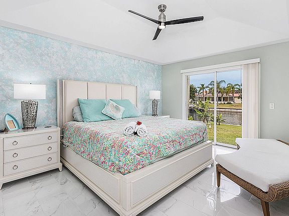5th image of 5414 SW 21st Pl