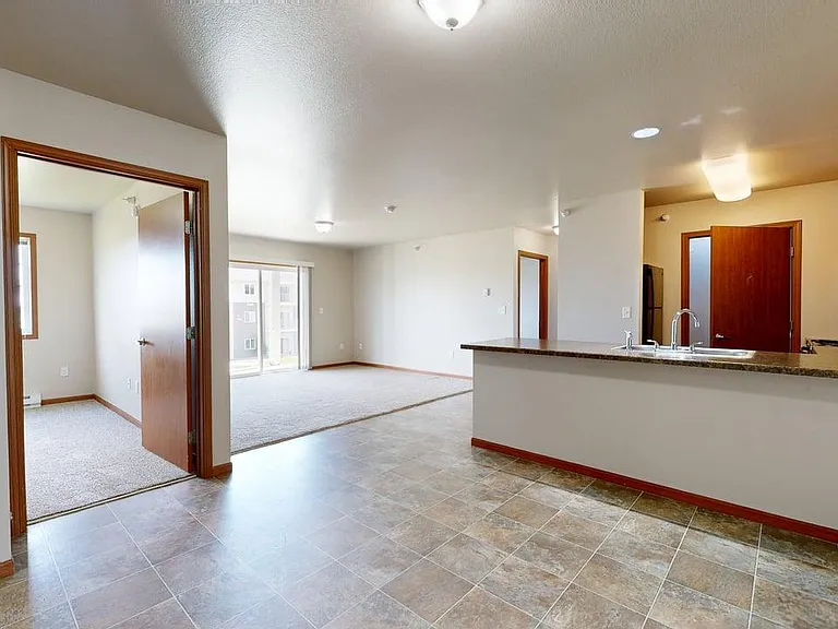 Bakken Ridge Apartments — Photo 17