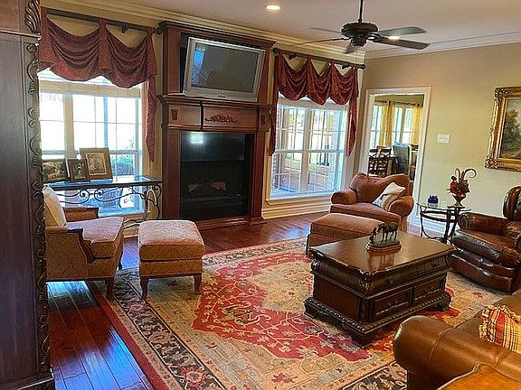 5th image of 1201 Cypress Glen Dr