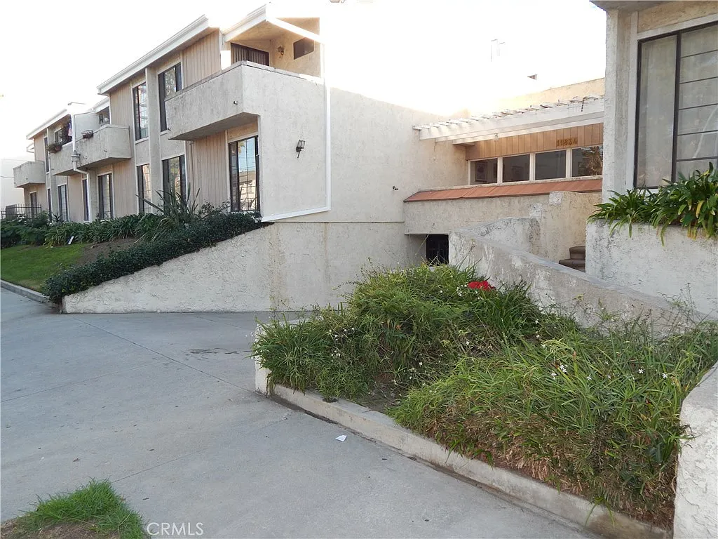 Building Photo - 11834 Gilmore St