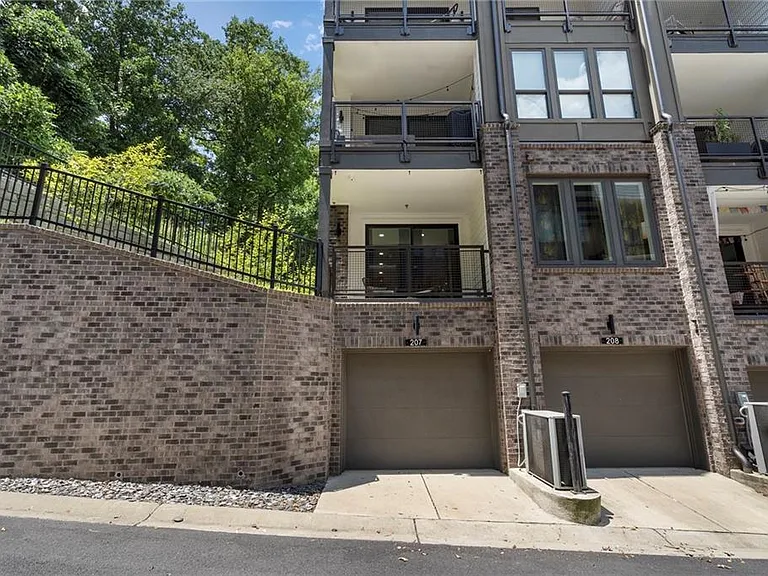 371 Pratt Dr SE #207 — Photo 40