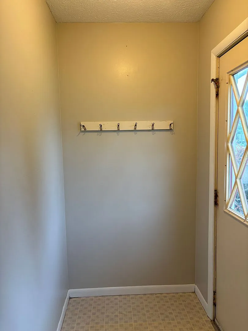 Spacious Home in Gaylord — Photo 2