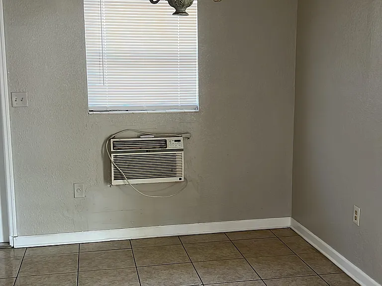 927 Evanston St #931 — Photo 6