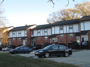 N82W15751 Apple Valley Dr #3, Menomonee Falls, WI 53051