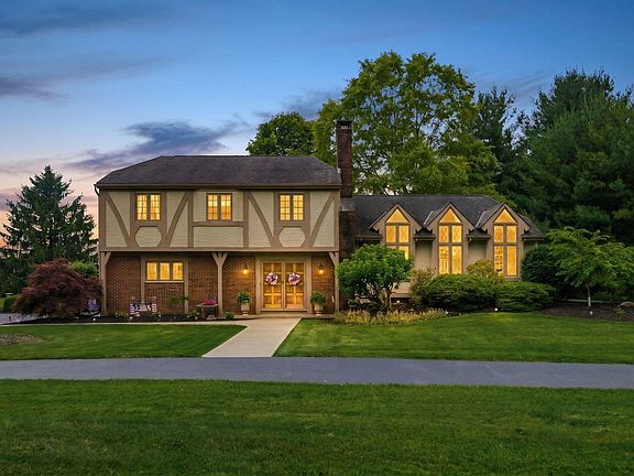 3rd image of 11525 Woodbridge Ln NW