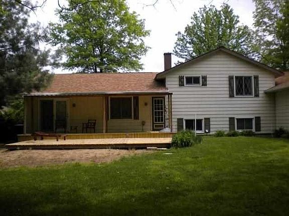 2nd image of 22988 Cambridge Ct