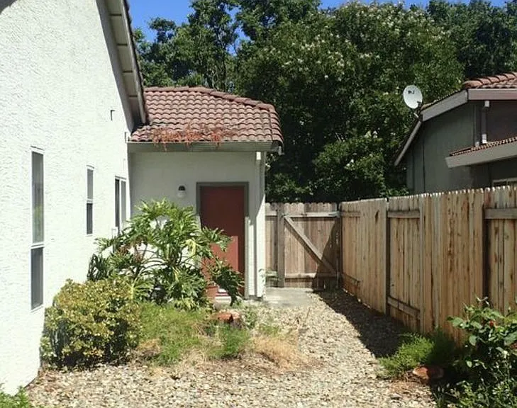 2930 Mallorca Ln — Photo 6