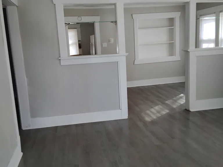 1337 E Moore St — Photo 5