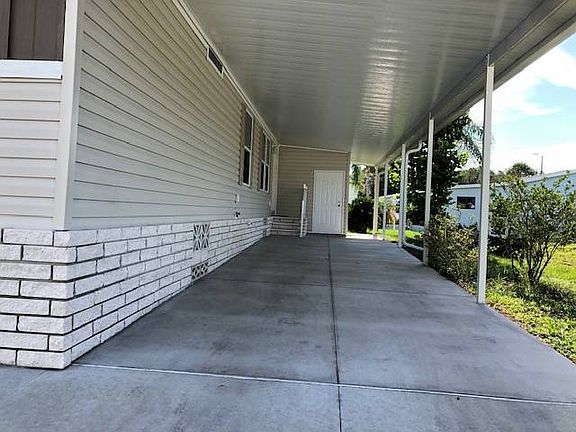 3rd image of 834 Mallard Ln