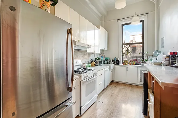 Rented by Twyford Real Estate | media 9