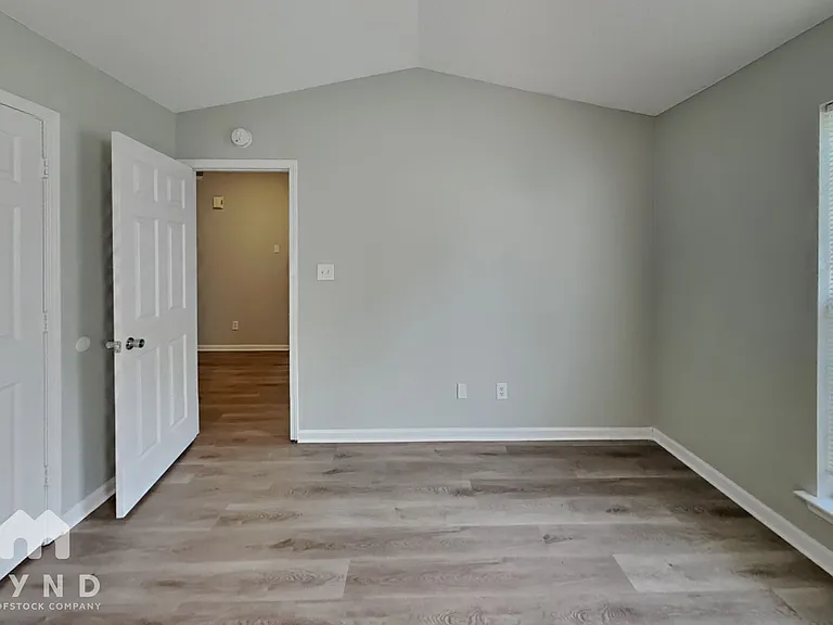 6902 Kentucky Derby Dr — Photo 12