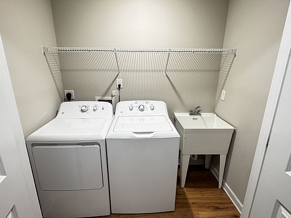 5th image of 225 Westfield Dr