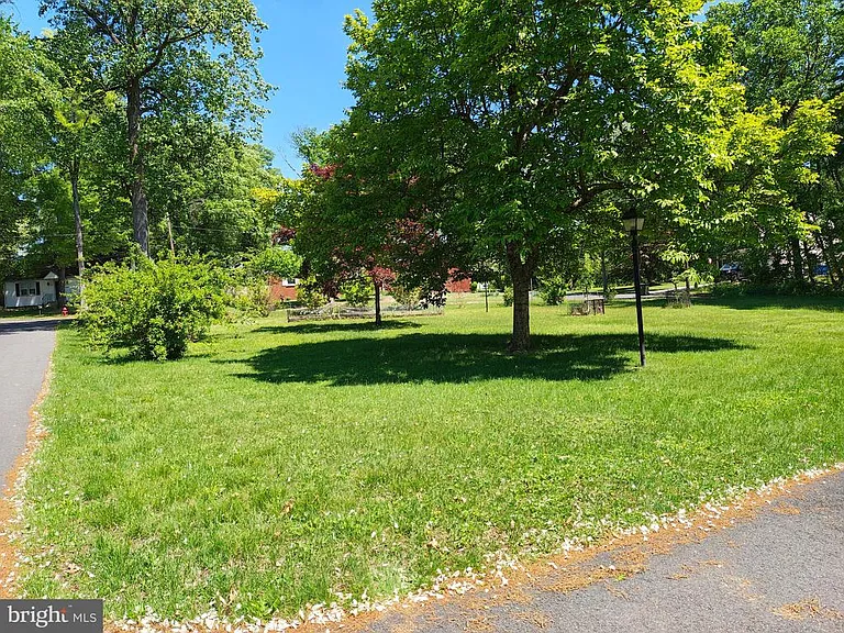 11 Sylvan Ave — Photo 8