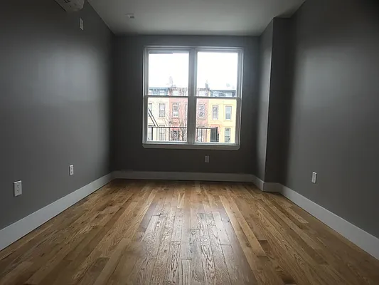 Rented by Evergreen Apartments BK | media 34