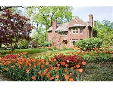 1301 Inverness Ave photo 1