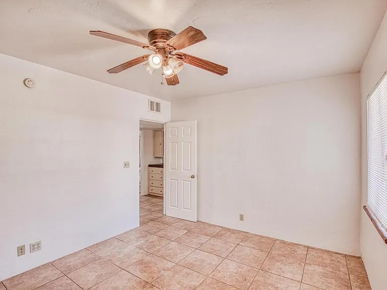 1304 E Linden St #1 — Photo 10