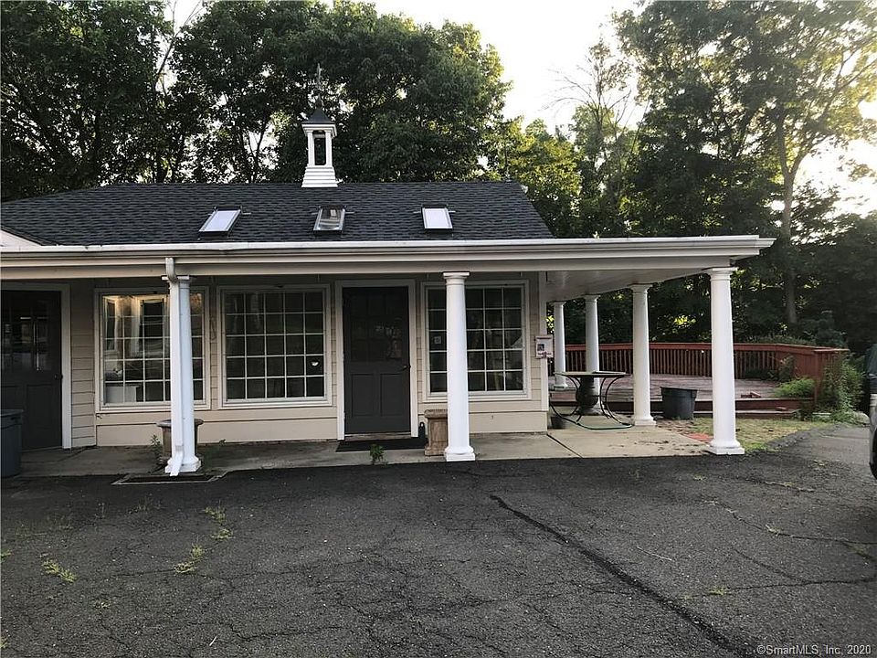 40 Ledge Avenue