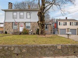 1966 Mendon Rd, Woonsocket, RI 02895