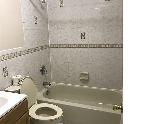 2nd image of 1030 Beach 22nd St #2