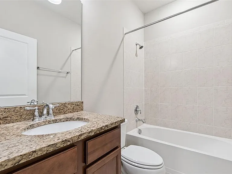 7260 Duxbury Ln — Photo 14